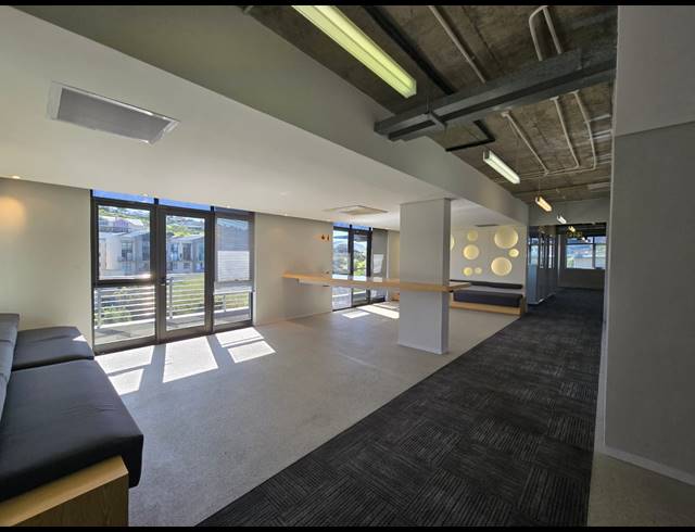 395M² OFFICE TO LET IN TYGER VALLEY